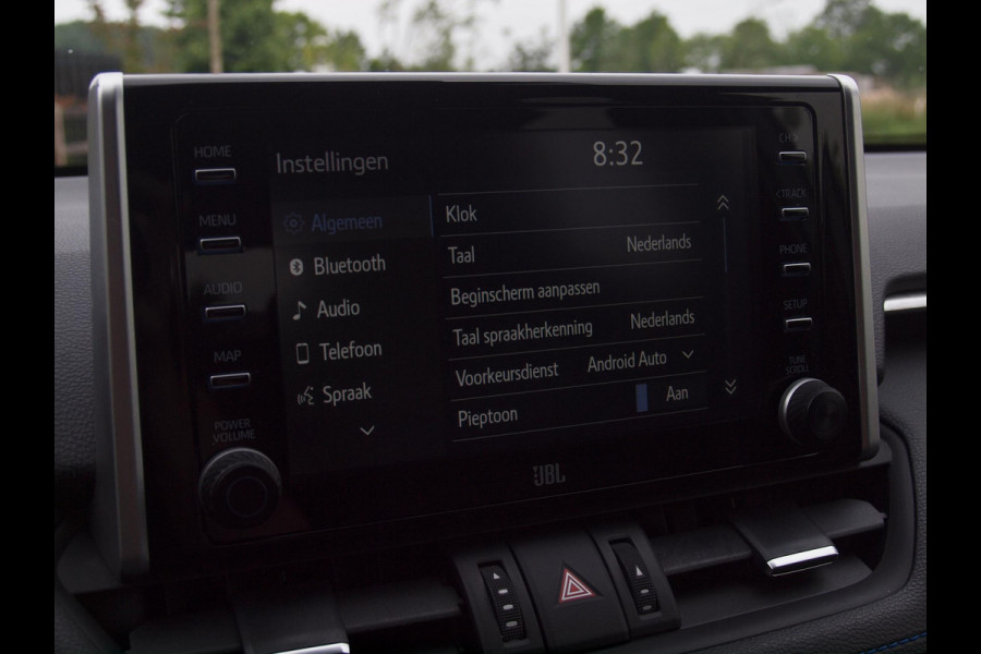Toyota RAV4 2.5 Hybrid AWD Bi-Tone | Camera | Apple Carplay | Trekhaak 1650 KG trekgewicht | Alarm | JBL | NL-Auto |