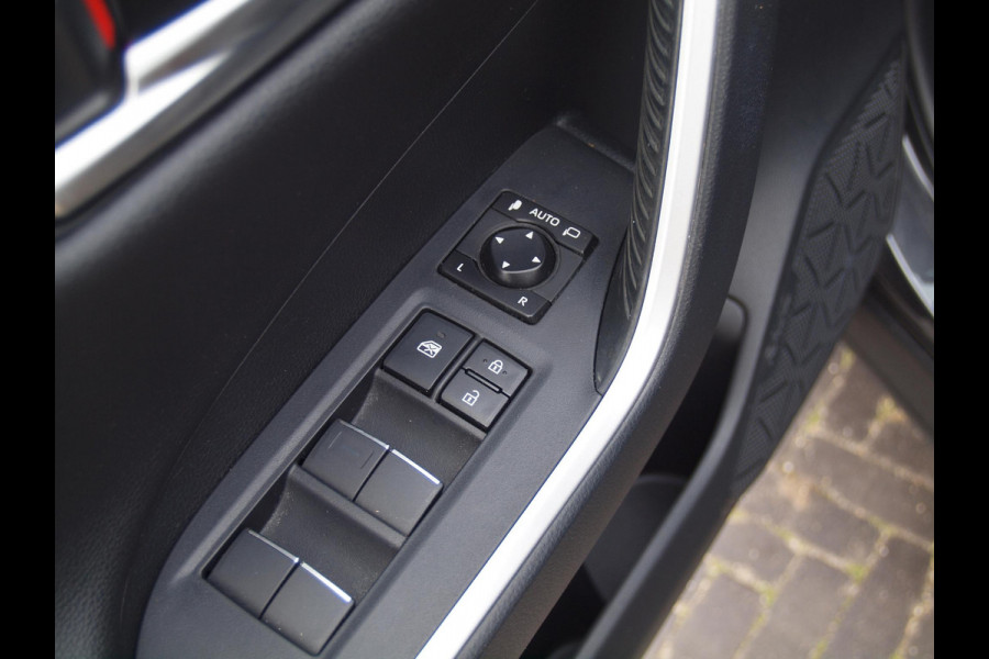 Toyota RAV4 2.5 Hybrid AWD Bi-Tone | Camera | Apple Carplay | Trekhaak 1650 KG trekgewicht | Alarm | JBL | NL-Auto |
