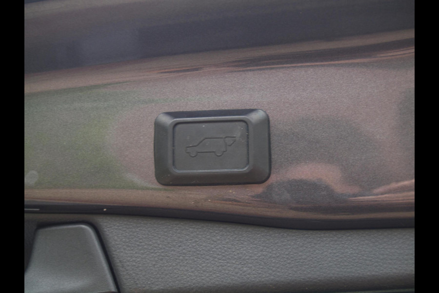 Toyota RAV4 2.5 Hybrid AWD Bi-Tone | Camera | Apple Carplay | Trekhaak 1650 KG trekgewicht | Alarm | JBL | NL-Auto |