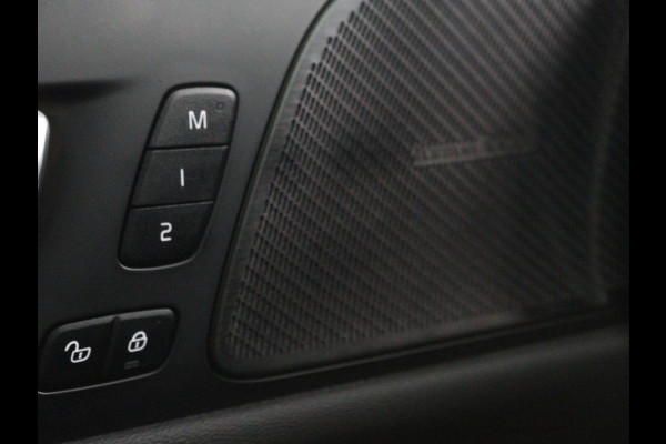 Volvo V60 Cross Country 2.0 B5 AWD Pro | Panoramadak | Head-Up | Leder | Stoelverwarming | Trekhaak | Adaptive cruise | Carplay | Navigatie | Keyless | Harman/Kardon