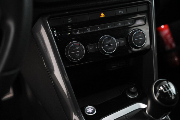 Volkswagen T-Roc 1.6 TDI Style Business R-Line, Cruise Control, Apple Carplay, Parkeersensoren