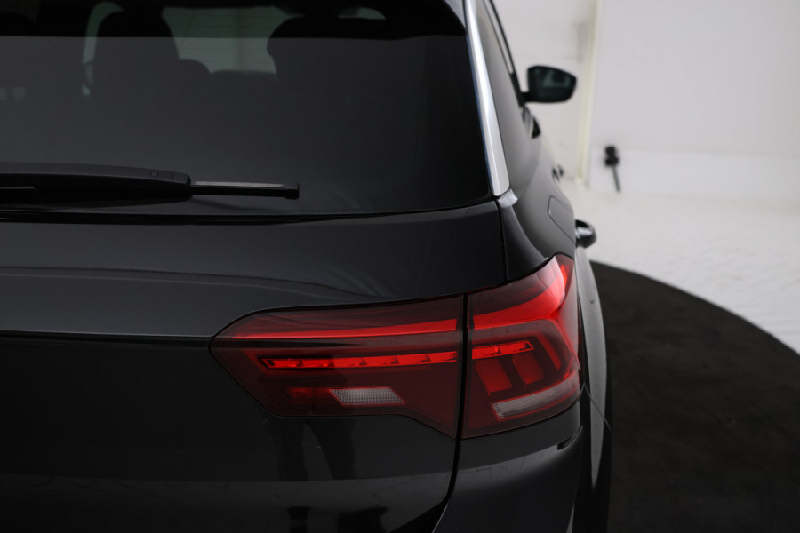 Volkswagen T-Roc 1.6 TDI Style Business R-Line, Cruise Control, Apple Carplay, Parkeersensoren