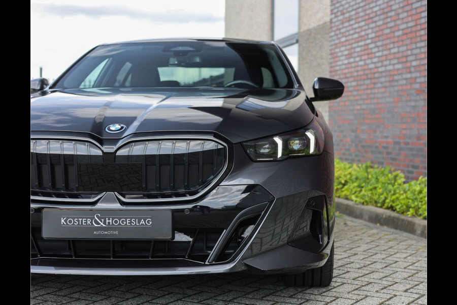 BMW 5 Serie 530e *M-Sport*Pano*Bow&Wil*Trekhaak*