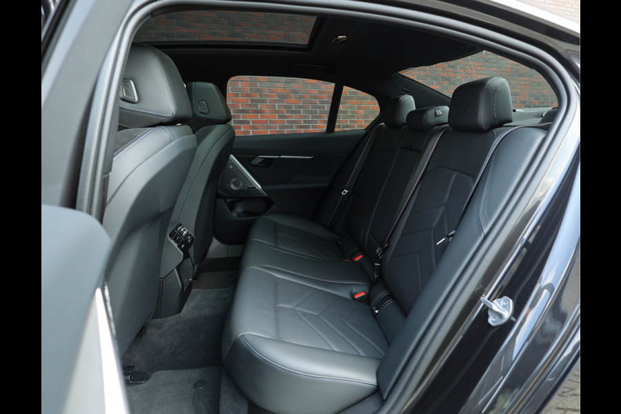 BMW 5 Serie 530e *M-Sport*Pano*Bow&Wil*Trekhaak*