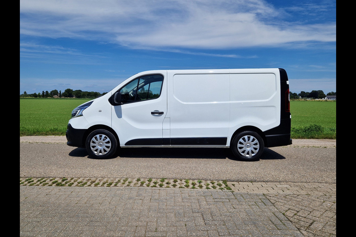 Renault Trafic 2.0 dCi 120 T29 L1 H1 Comfort - 120 Pk - Euro 6 - R-Link - Airco - Cruise Control Renault Trafic 2.0 dCi 120 T29 L1 H1 Comfort - 120 Pk - Euro 6 - R-Link - Airco - Cruise Control