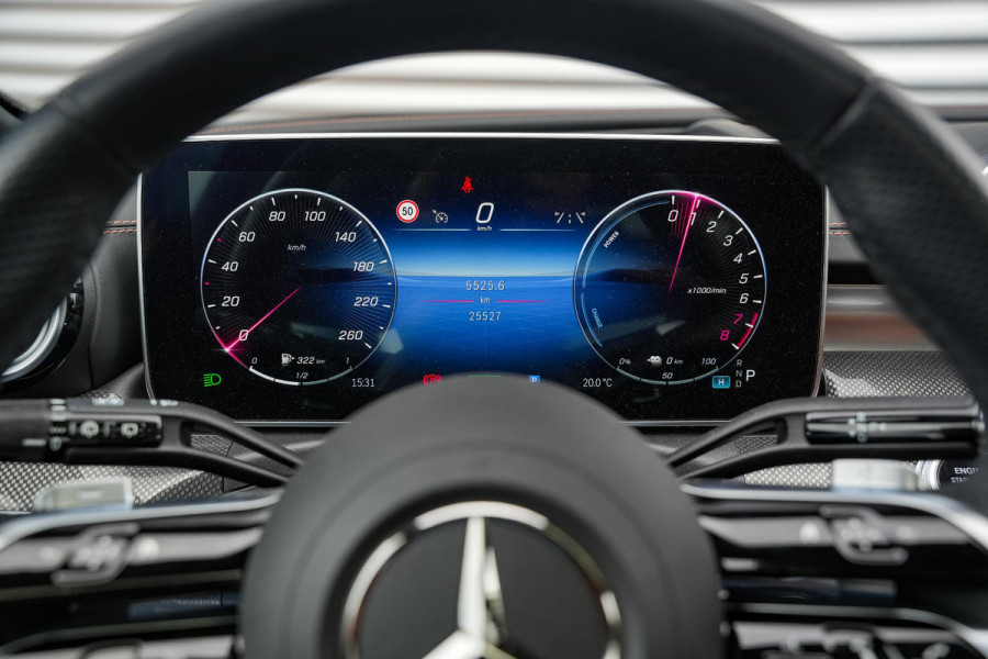 Mercedes-Benz C-Klasse Estate 300 e AMG Line Panoramadak Luxe Leder Adapt. Cruise Headup Display LED Trekhaak 18''LM 1e Eigenaar