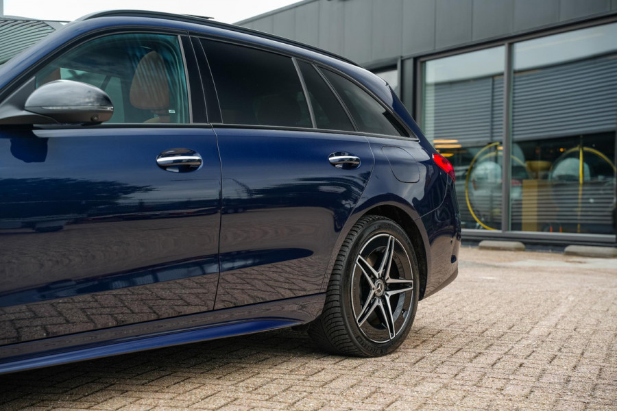 Mercedes-Benz C-Klasse Estate 300 e AMG Line Panoramadak Luxe Leder Adapt. Cruise Headup Display LED Trekhaak 18''LM 1e Eigenaar