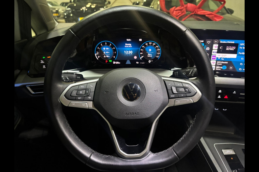 Volkswagen Golf 1.5 eTSI R-Line