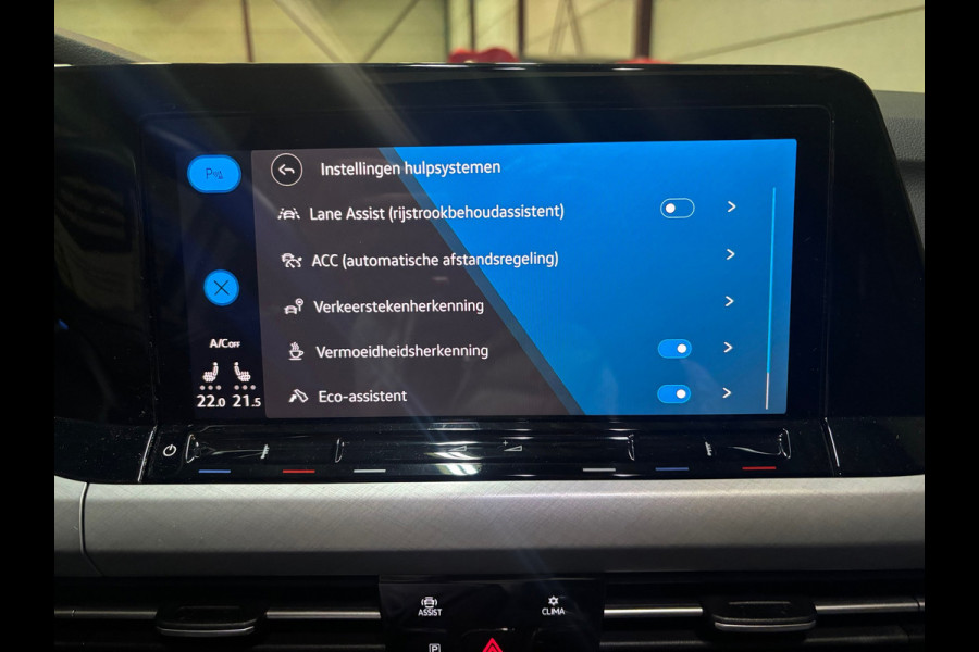 Volkswagen Golf 1.5 eTSI R-Line