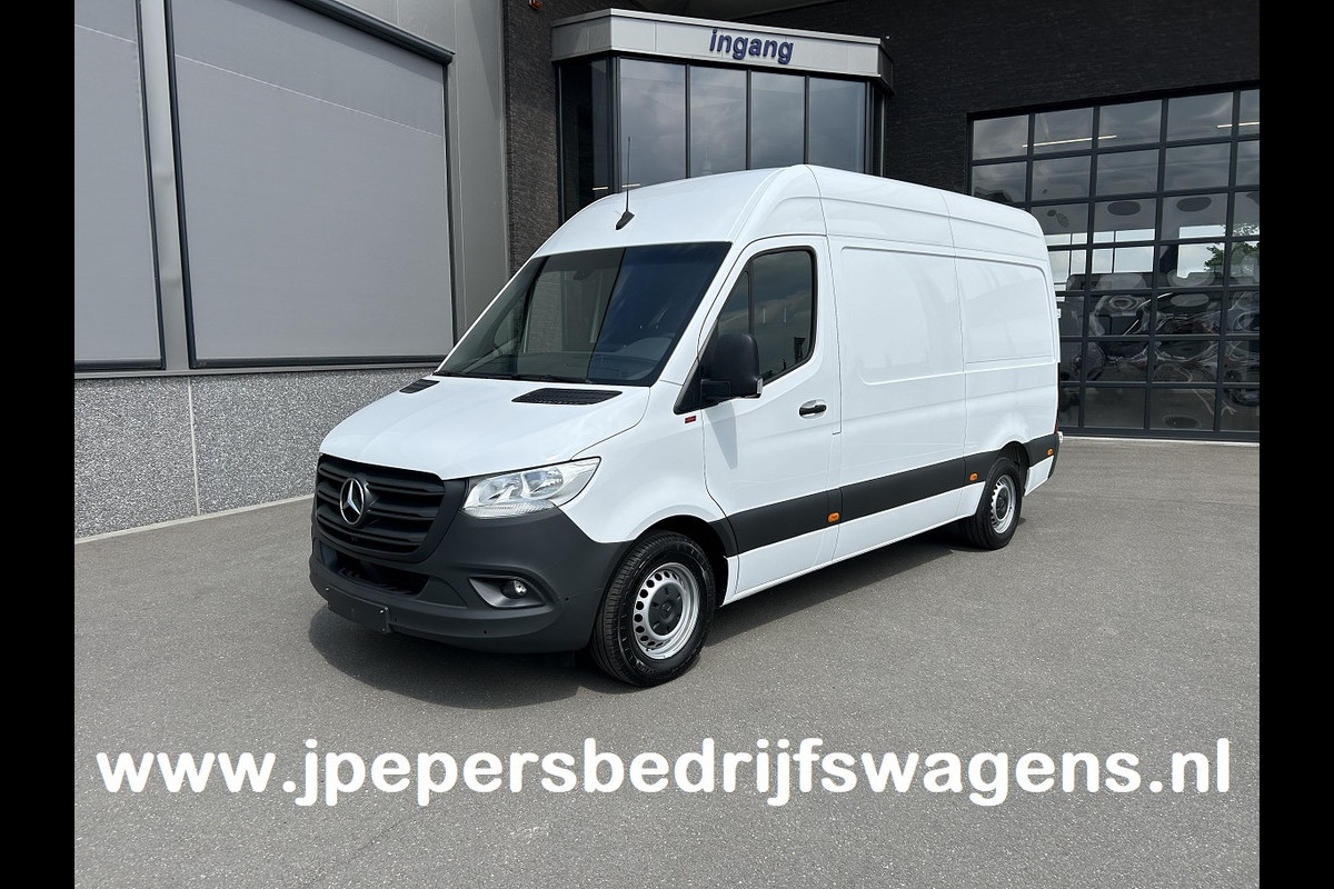 Mercedes-Benz Sprinter 314 CDI RWD L2 H2 360 Camera / MBUX / Navigatie / Airco / Parkeersensoren / 270 Graden achterdeuren Mercedes-Benz Sprinter 314 CDI RWD L2 H2 360 Camera / MBUX / Navigatie / Airco / Parkeersensoren / 270 Graden achterdeuren