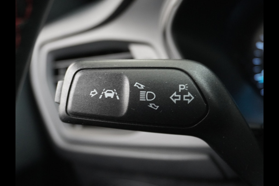 Ford FOCUS Wagon 1.0T 126PK ST Line 18" Navi Apple Carplay Android Auto EccTrekhaak Design Pack 2 Stuur+Stoel+Voorruit Verwarming Cruise Control  EcoBoost Winter Pack Keyless Led Comfort Pack Lmv  Privacy Glas Licht-Regensensor Wifi Bluetooth Rijstrooksensor 1e Eigenaar 1.383KG