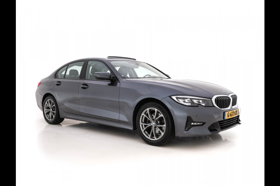 BMW 3-serie 320i Executive Edition Sport-Line Aut. *PANO | LEATHER-MICROFIBRE | FULL-LED | DIGI-COCKPIT | SPORT-SEATS | HIFI-SOUND | NAVI-FULLMAP | AMBIENT-LIGHT | ECC | CARPLAY | DAB | PDC | CRUISE | 17''ALU*