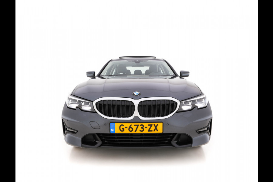BMW 3-serie 320i Executive Edition Sport-Line Aut. *PANO | LEATHER-MICROFIBRE | FULL-LED | DIGI-COCKPIT | SPORT-SEATS | HIFI-SOUND | NAVI-FULLMAP | AMBIENT-LIGHT | ECC | CARPLAY | DAB | PDC | CRUISE | 17''ALU*
