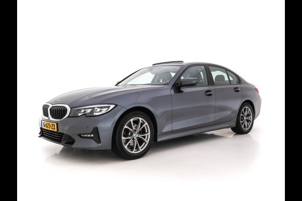 BMW 3-serie 320i Executive Edition Sport-Line Aut. *PANO | LEATHER-MICROFIBRE | FULL-LED | DIGI-COCKPIT | SPORT-SEATS | HIFI-SOUND | NAVI-FULLMAP | AMBIENT-LIGHT | ECC | CARPLAY | DAB | PDC | CRUISE | 17''ALU*