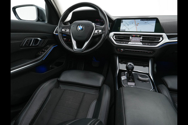 BMW 3-serie 320i Executive Edition Sport-Line Aut. *PANO | LEATHER-MICROFIBRE | FULL-LED | DIGI-COCKPIT | SPORT-SEATS | HIFI-SOUND | NAVI-FULLMAP | AMBIENT-LIGHT | ECC | CARPLAY | DAB | PDC | CRUISE | 17''ALU*