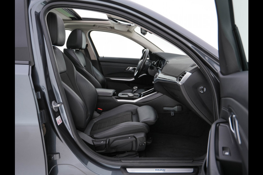 BMW 3-serie 320i Executive Edition Sport-Line Aut. *PANO | LEATHER-MICROFIBRE | FULL-LED | DIGI-COCKPIT | SPORT-SEATS | HIFI-SOUND | NAVI-FULLMAP | AMBIENT-LIGHT | ECC | CARPLAY | DAB | PDC | CRUISE | 17''ALU*