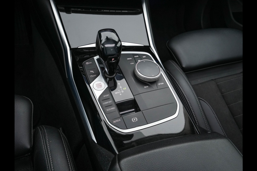 BMW 3-serie 320i Executive Edition Sport-Line Aut. *PANO | LEATHER-MICROFIBRE | FULL-LED | DIGI-COCKPIT | SPORT-SEATS | HIFI-SOUND | NAVI-FULLMAP | AMBIENT-LIGHT | ECC | CARPLAY | DAB | PDC | CRUISE | 17''ALU*