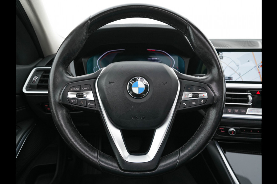 BMW 3-serie 320i Executive Edition Sport-Line Aut. *PANO | LEATHER-MICROFIBRE | FULL-LED | DIGI-COCKPIT | SPORT-SEATS | HIFI-SOUND | NAVI-FULLMAP | AMBIENT-LIGHT | ECC | CARPLAY | DAB | PDC | CRUISE | 17''ALU*
