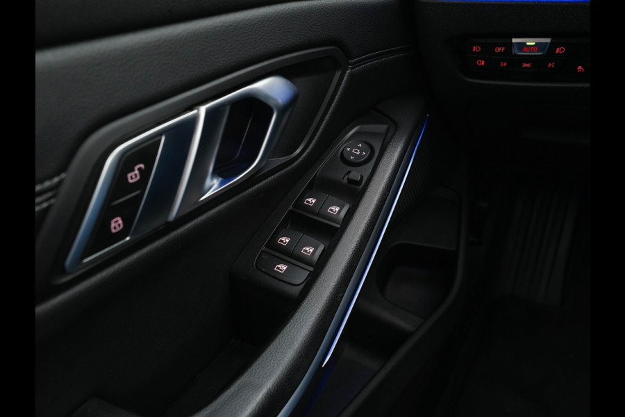 BMW 3-serie 320i Executive Edition Sport-Line Aut. *PANO | LEATHER-MICROFIBRE | FULL-LED | DIGI-COCKPIT | SPORT-SEATS | HIFI-SOUND | NAVI-FULLMAP | AMBIENT-LIGHT | ECC | CARPLAY | DAB | PDC | CRUISE | 17''ALU*