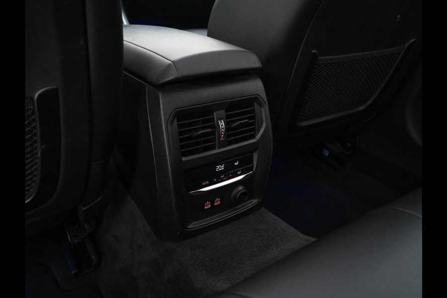 BMW 3-serie 320i Executive Edition Sport-Line Aut. *PANO | LEATHER-MICROFIBRE | FULL-LED | DIGI-COCKPIT | SPORT-SEATS | HIFI-SOUND | NAVI-FULLMAP | AMBIENT-LIGHT | ECC | CARPLAY | DAB | PDC | CRUISE | 17''ALU*