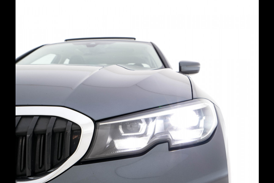 BMW 3-serie 320i Executive Edition Sport-Line Aut. *PANO | LEATHER-MICROFIBRE | FULL-LED | DIGI-COCKPIT | SPORT-SEATS | HIFI-SOUND | NAVI-FULLMAP | AMBIENT-LIGHT | ECC | CARPLAY | DAB | PDC | CRUISE | 17''ALU*