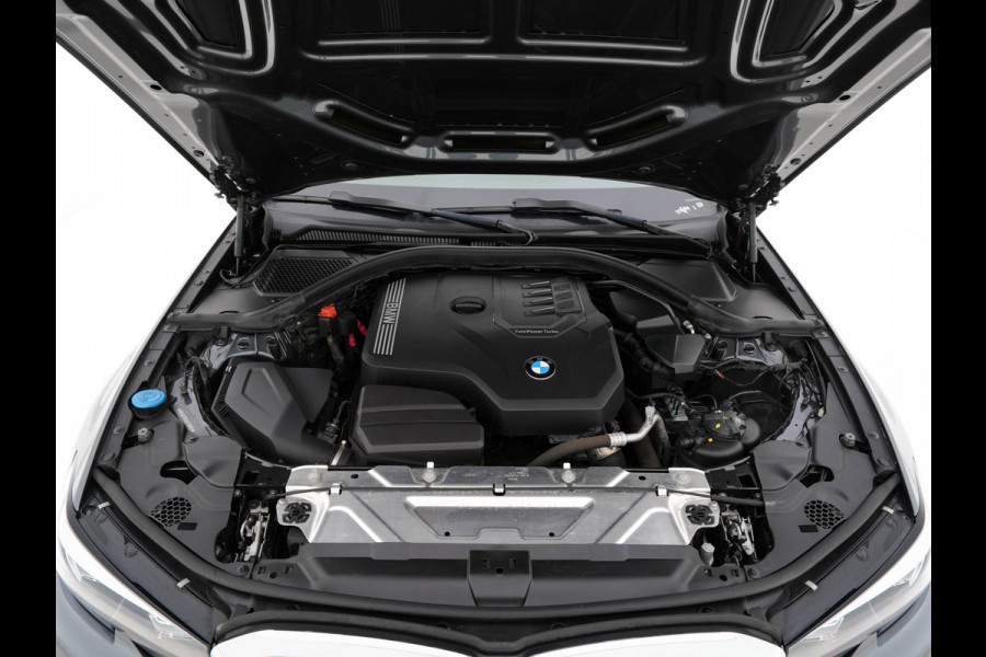 BMW 3-serie 320i Executive Edition Sport-Line Aut. *PANO | LEATHER-MICROFIBRE | FULL-LED | DIGI-COCKPIT | SPORT-SEATS | HIFI-SOUND | NAVI-FULLMAP | AMBIENT-LIGHT | ECC | CARPLAY | DAB | PDC | CRUISE | 17''ALU*