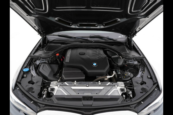 BMW 3-serie 320i Executive Edition Sport-Line Aut. *PANO | LEATHER-MICROFIBRE | FULL-LED | DIGI-COCKPIT | SPORT-SEATS | HIFI-SOUND | NAVI-FULLMAP | AMBIENT-LIGHT | ECC | CARPLAY | DAB | PDC | CRUISE | 17''ALU*