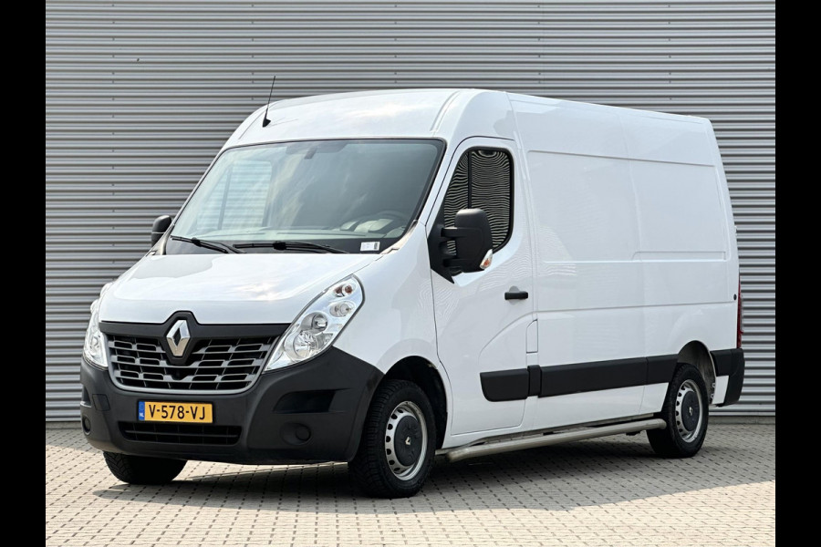 Renault Master T33 2.3 dCi L2H2 Trekhaak Navi TOP STAAT!