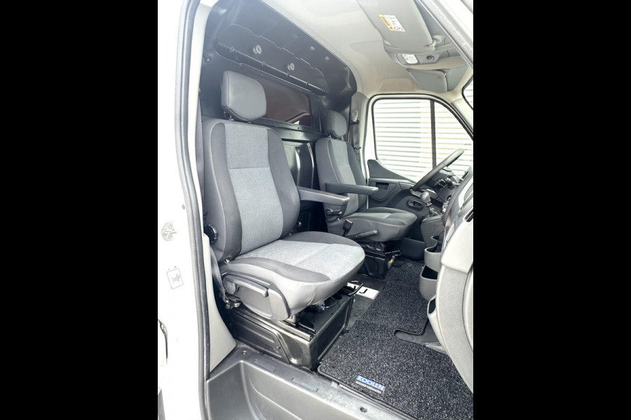 Renault Master T33 2.3 dCi L2H2 Trekhaak Navi TOP STAAT!
