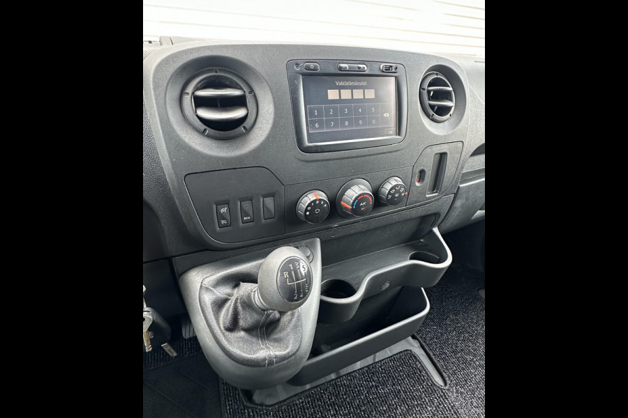 Renault Master T33 2.3 dCi L2H2 Trekhaak Navi TOP STAAT!