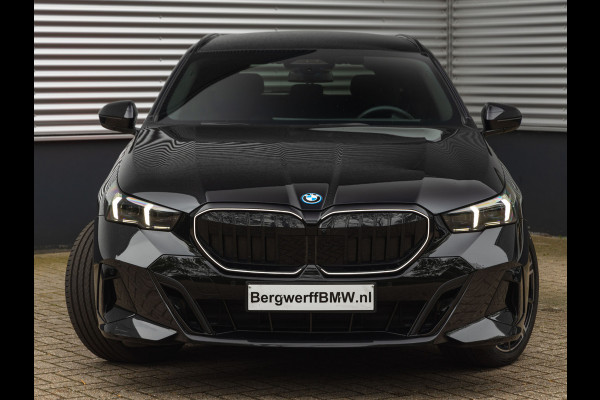 BMW 5 Serie Touring 530e M-Sport Pro - Stoelventilatie - Trekhaak - Driving Ass Prof - Harman Kardon