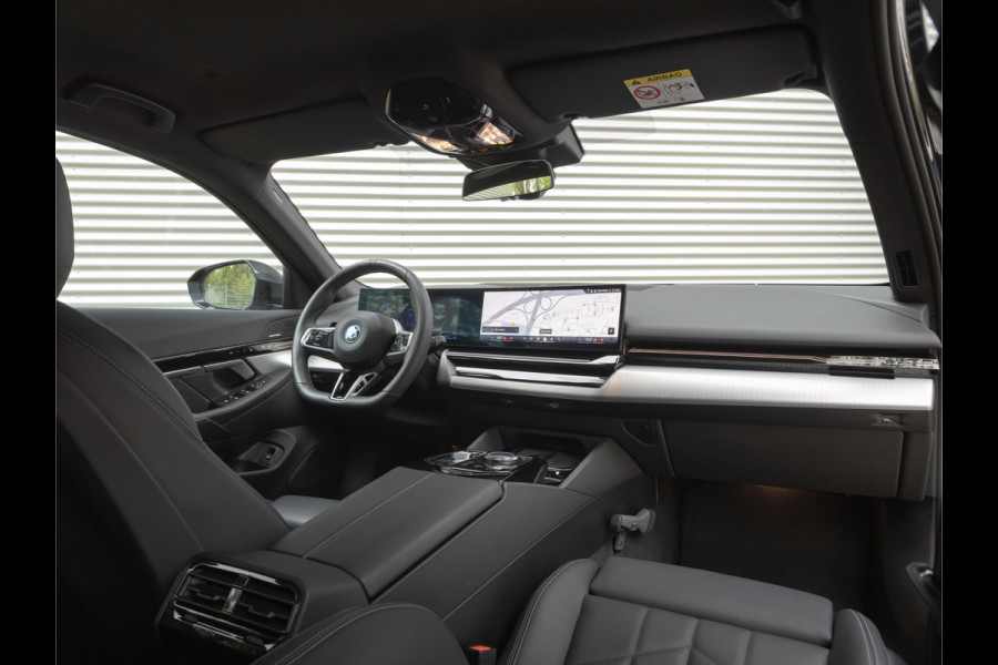 BMW 5 Serie Touring 530e M-Sport Pro - Stoelventilatie - Trekhaak - Driving Ass Prof - Harman Kardon