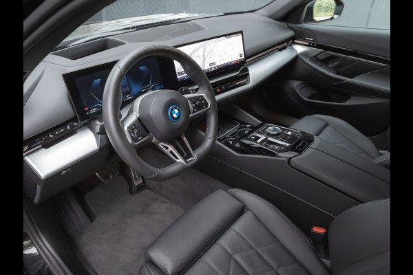 BMW 5 Serie Touring 530e M-Sport Pro - Stoelventilatie - Trekhaak - Driving Ass Prof - Harman Kardon