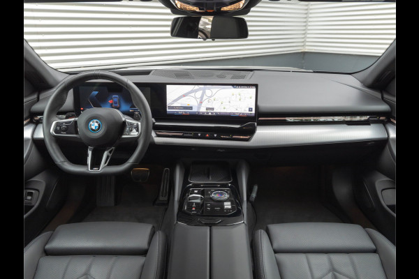 BMW 5 Serie Touring 530e M-Sport Pro - Stoelventilatie - Trekhaak - Driving Ass Prof - Harman Kardon