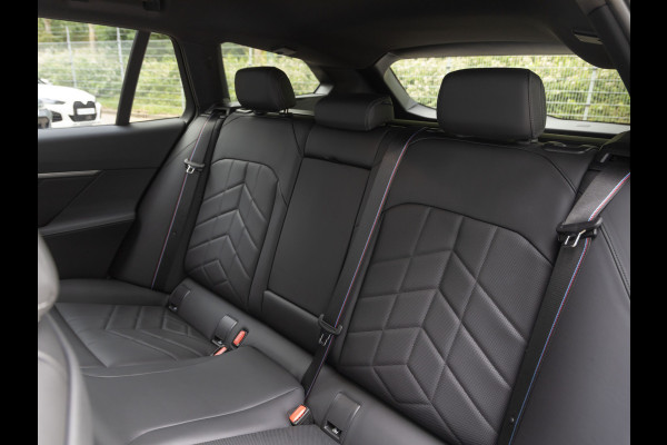 BMW 5 Serie Touring 530e M-Sport Pro - Stoelventilatie - Trekhaak - Driving Ass Prof - Harman Kardon