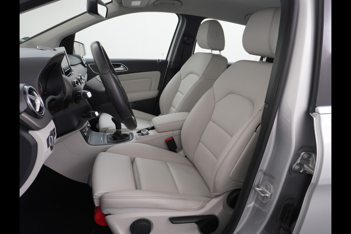 Mercedes-Benz B-Klasse 180CDI Leer Navi Camera Ecc Sport-Comfort-Stoelen+Verwarmd Cruise Control Ambition Collission prev asst Bluetooth Keyless Licht en Zicht pakket Alarmoproepsysteem knie-airbag BlueEFFICIENCY Euro 6 Mercedes-Benz B-Klasse 180CDI Leer Navi Camera Ecc Sport-Comfort-Stoelen+Verwarmd Cruise Control Ambition Collission prev asst Bluetooth Keyless Licht en Zicht pakket Alarmoproepsysteem knie-airbag BlueEFFICIENCY Euro 6