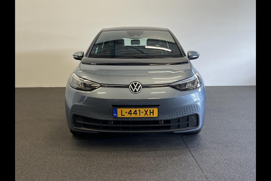 Volkswagen ID.3 Life 58 kWh Climate control Navigatie Cruise control adaptive Parkeersensoren voor + achter LED Voorstoelen verwarmd Apple Carplay/ Android Auto
