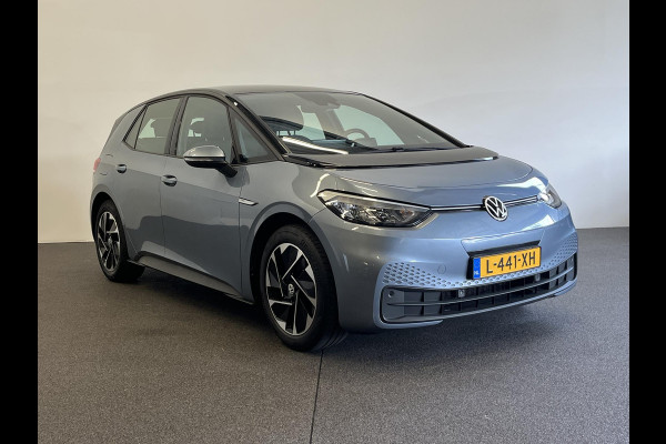 Volkswagen ID.3 Life 58 kWh Climate control Navigatie Cruise control adaptive Parkeersensoren voor + achter LED Voorstoelen verwarmd Apple Carplay/ Android Auto
