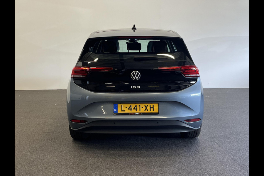 Volkswagen ID.3 Life 58 kWh Climate control Navigatie Cruise control adaptive Parkeersensoren voor + achter LED Voorstoelen verwarmd Apple Carplay/ Android Auto