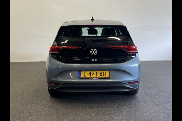 Volkswagen ID.3 Life 58 kWh Climate control Navigatie Cruise control adaptive Parkeersensoren voor + achter LED Voorstoelen verwarmd Apple Carplay/ Android Auto