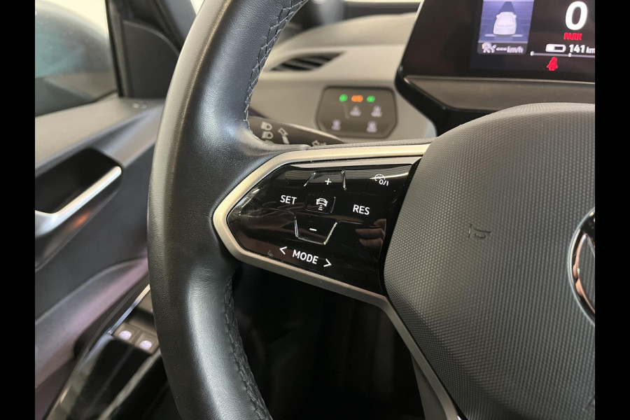Volkswagen ID.3 Life 58 kWh Climate control Navigatie Cruise control adaptive Parkeersensoren voor + achter LED Voorstoelen verwarmd Apple Carplay/ Android Auto