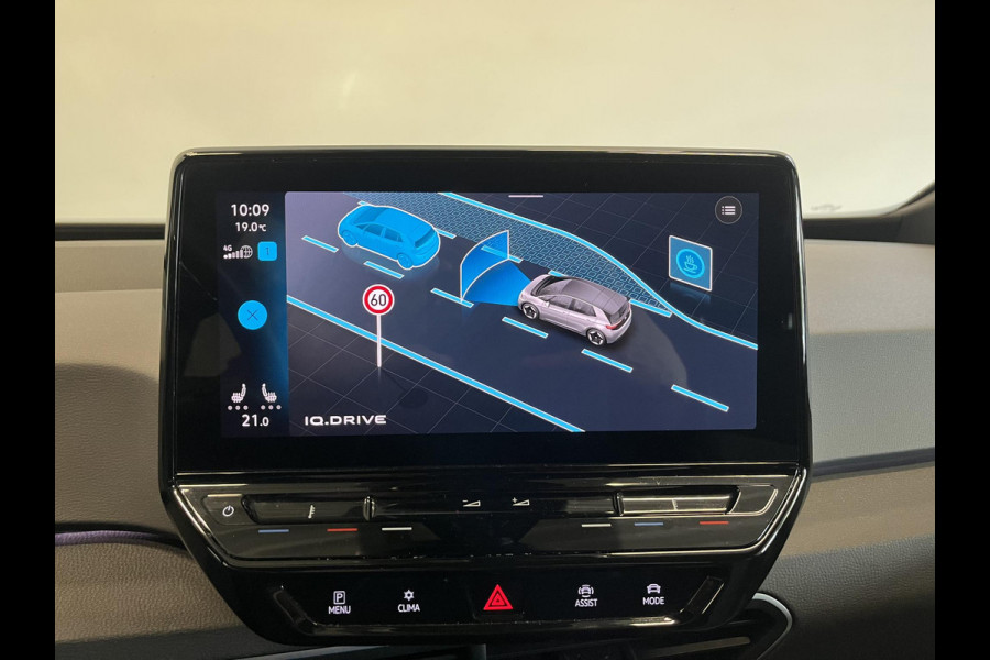 Volkswagen ID.3 Life 58 kWh Climate control Navigatie Cruise control adaptive Parkeersensoren voor + achter LED Voorstoelen verwarmd Apple Carplay/ Android Auto