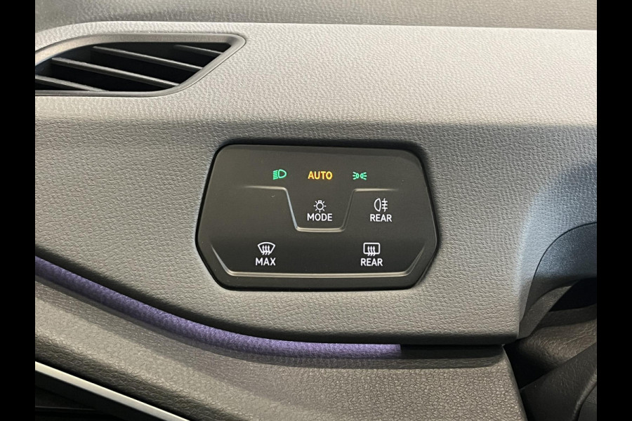 Volkswagen ID.3 Life 58 kWh Climate control Navigatie Cruise control adaptive Parkeersensoren voor + achter LED Voorstoelen verwarmd Apple Carplay/ Android Auto
