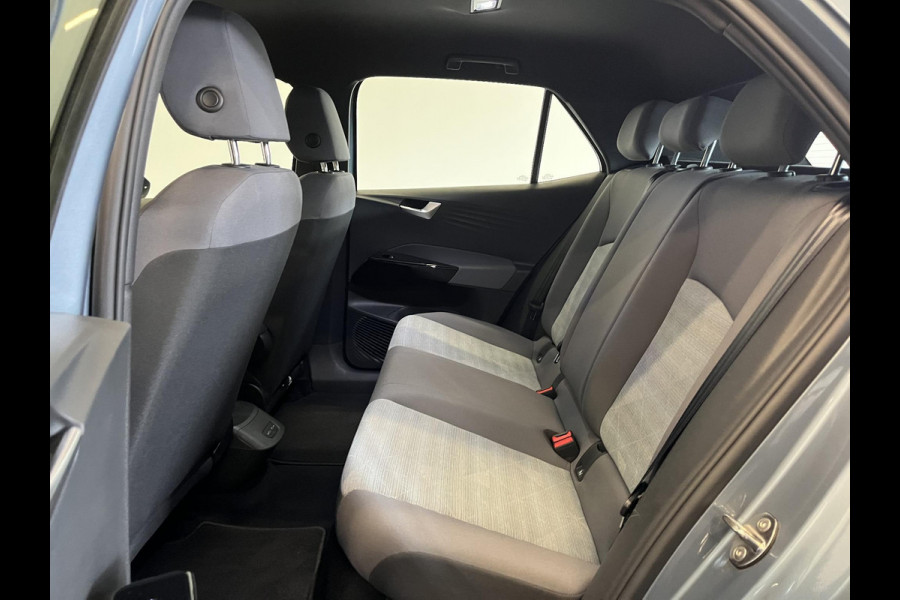 Volkswagen ID.3 Life 58 kWh Climate control Navigatie Cruise control adaptive Parkeersensoren voor + achter LED Voorstoelen verwarmd Apple Carplay/ Android Auto
