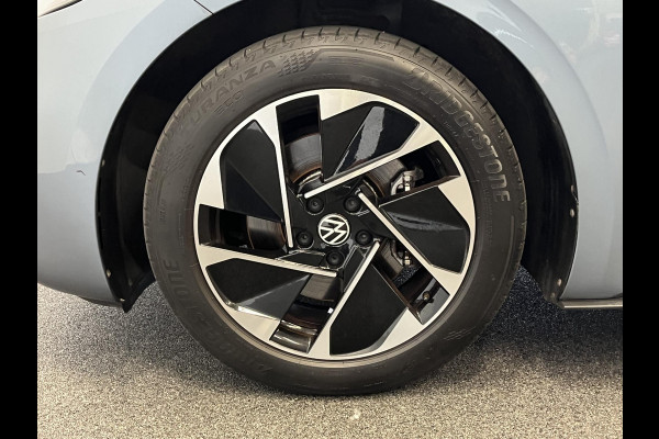 Volkswagen ID.3 Life 58 kWh Climate control Navigatie Cruise control adaptive Parkeersensoren voor + achter LED Voorstoelen verwarmd Apple Carplay/ Android Auto