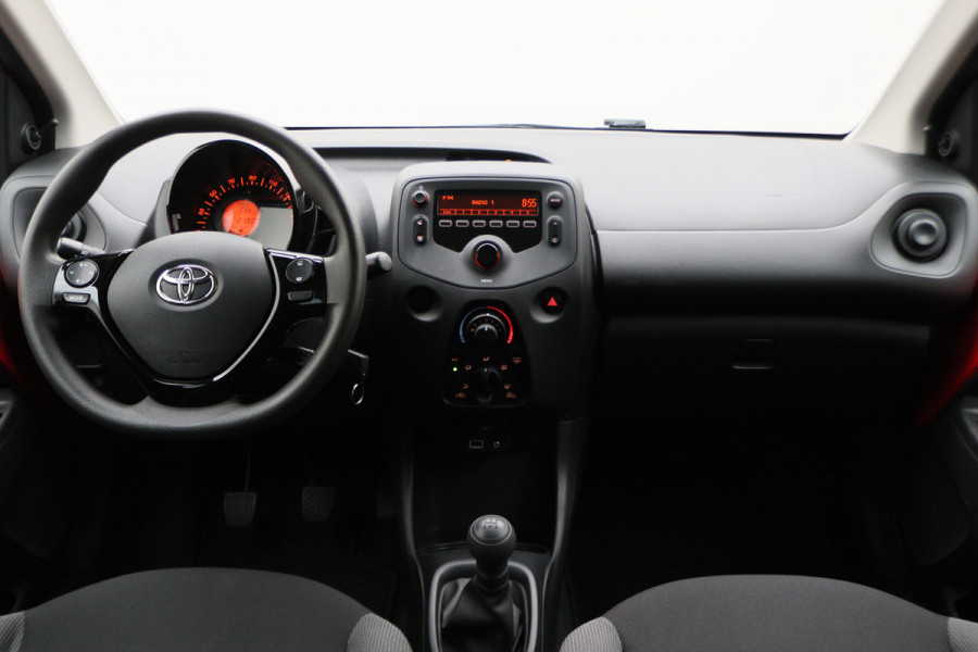 Toyota Aygo 1.0 VVT-i x-fun 5-Deurs, LED, Airco, Bluetooth, Elektr. Pakket