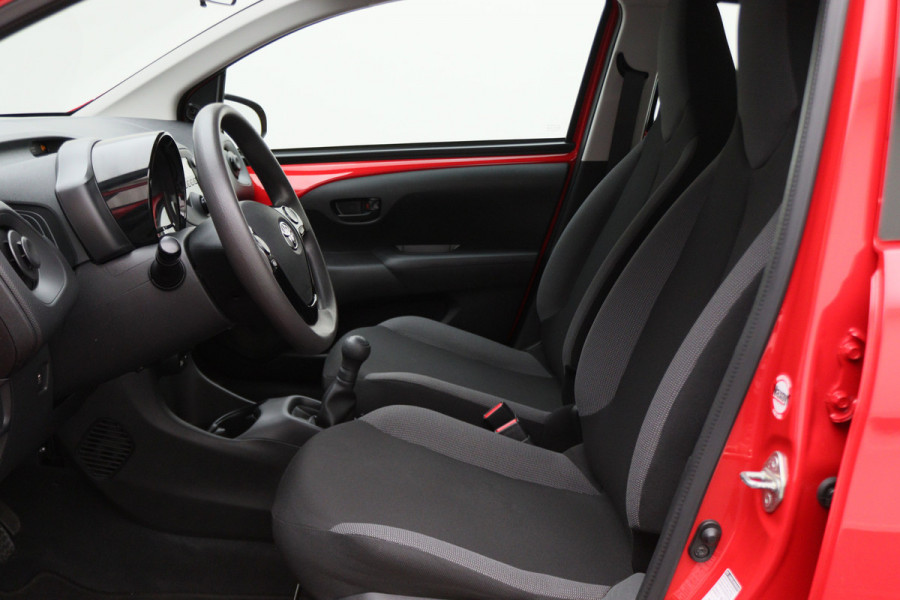 Toyota Aygo 1.0 VVT-i x-fun 5-Deurs, LED, Airco, Bluetooth, Elektr. Pakket