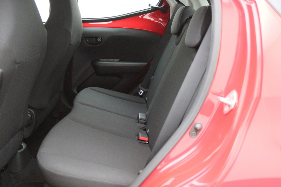 Toyota Aygo 1.0 VVT-i x-fun 5-Deurs, LED, Airco, Bluetooth, Elektr. Pakket