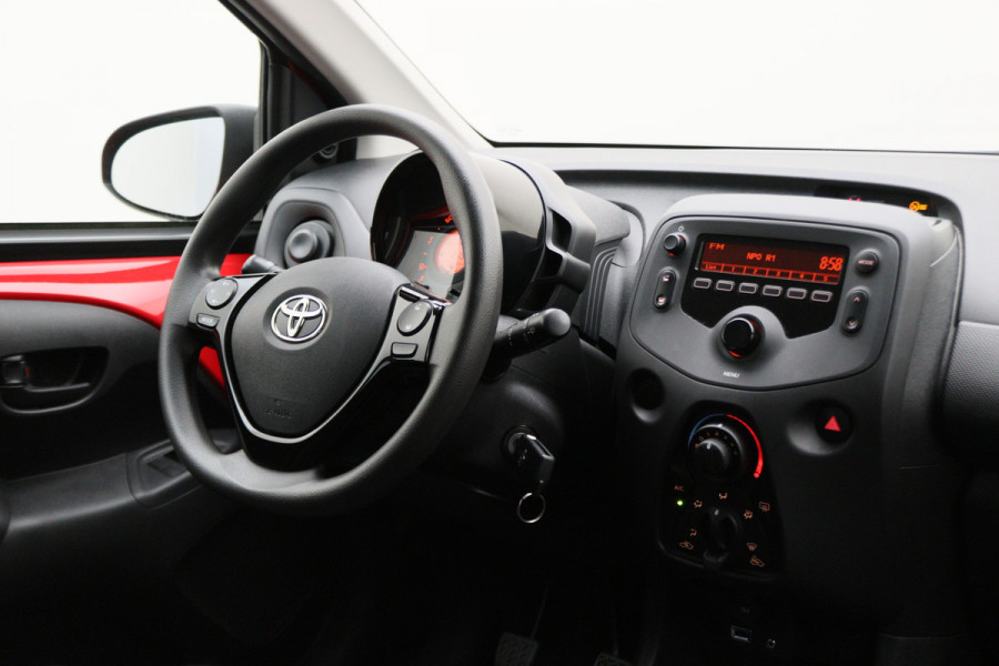 Toyota Aygo 1.0 VVT-i x-fun 5-Deurs, LED, Airco, Bluetooth, Elektr. Pakket