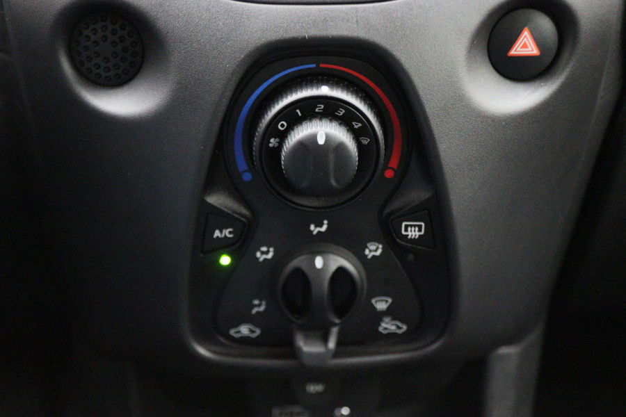 Toyota Aygo 1.0 VVT-i x-fun 5-Deurs, LED, Airco, Bluetooth, Elektr. Pakket